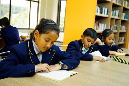 LIBRARY AND READING CLUB