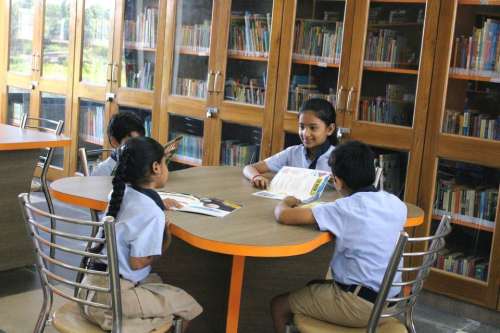 LIBRARY AND READING CLUB