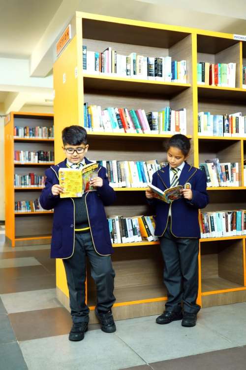 LIBRARY AND READING CLUB