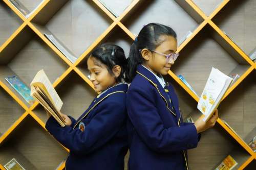 LIBRARY AND READING CLUB