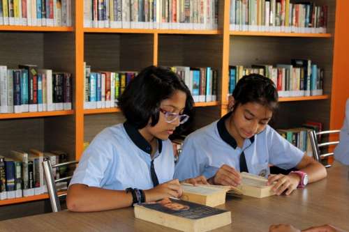 LIBRARY AND READING CLUB