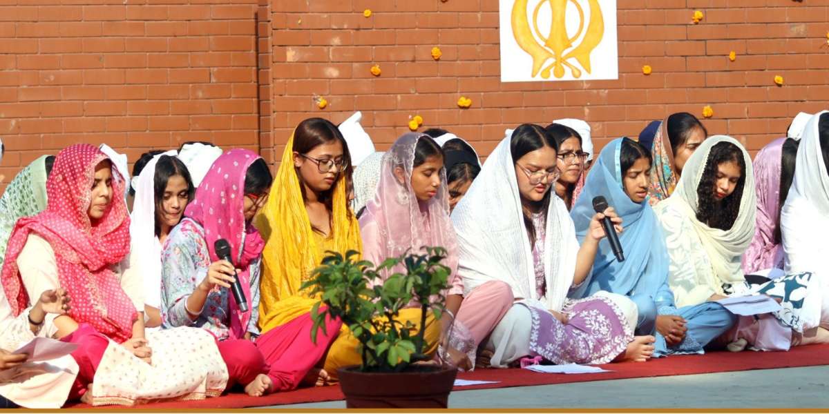  Honouring the Eternal Light - Guru Nanak Dev Ji 